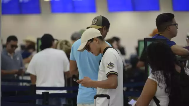 La aplicación de monitoreo aeronáutico FlightStats reporta decenas de vuelos demorados en el Aeropuerto Internacional de Cancún