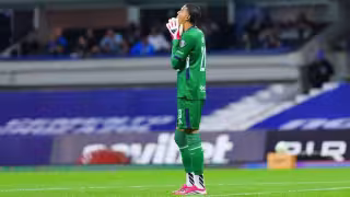 Kevin Mier recibe críticas y afición de Cruz Azul pide regreso de Andrés Gudiño