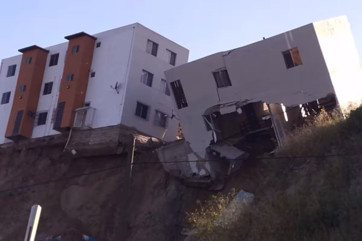 Colapsa edificio en Fraccionamiento La Sierra en Tijuana: VIDEO - PorEsto