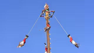 Cae volador de Papantla de 15 metros de altura durante fiesta patronal en Hidalgo (VIDEO)