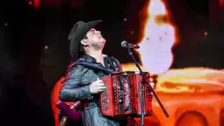 A Alfredo Olivas ha estado en la mira del narco por sus corridos