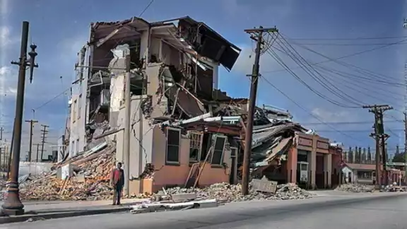 Los californianos se preparan para un terremoto que podría superar los 7.8 grados, pero nadie sabe cuándo podría ocurrir Los californianos se preparan para un terremoto que podría superar los 7.8 grados, pero nadie sabe cuándo podría ocurrir