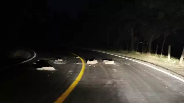 Los asaltantes tiran piedras para provocar daños en las llantas