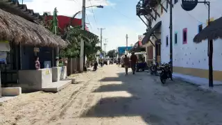 Los recientes fenómenos meteorológicos provocaron
inundaciones en la isla de Holbox.