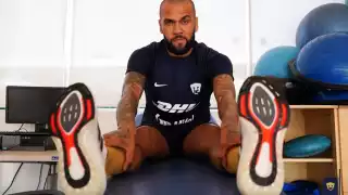 Dani Alves se escapa de los Pumas y se va por unos tacos en la CDMX