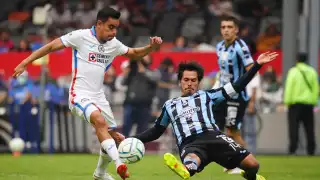 La Máquina superó 2-1 al Querétaro en el Estadio Azteca y provisionalmente dejó el penúltimo lugar de la tabla general