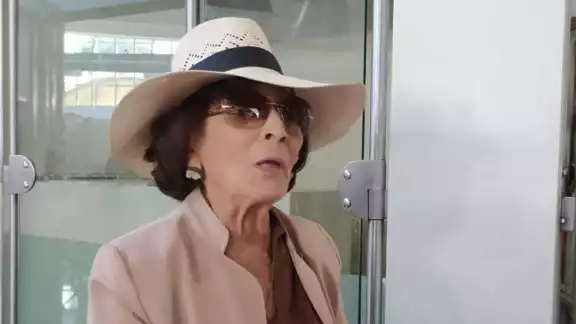Irma Dorantes abandonó la ciudad de Campeche este lunes para dirigirse a la CDMX Irma Dorantes abandonó la ciudad de Campeche este lunes para dirigirse a la CDMX