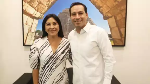 Karla Fiesco, alcaldesa de Cuautitlán Izcalli, Estado de México, se reunió con el gobernador de Yucatán, Mauricio Vila