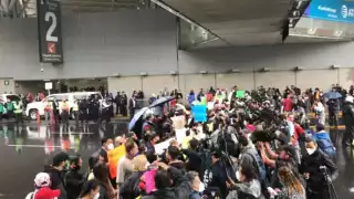 Los padres de familia cerraron el paso en la avenida Capitán Carlos León, ante el desabasto de medicamentos oncológicos.