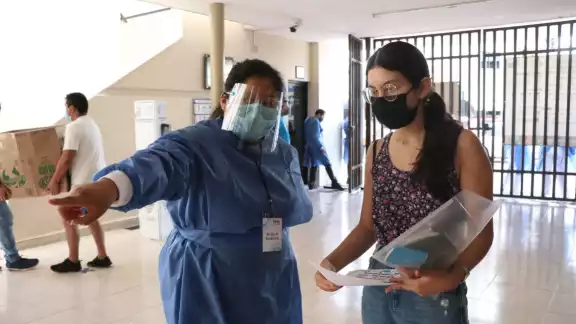 El número de sustentantes estuvo dividido en cuatro bloques de ingreso con 30 minutos de diferencia entre cada uno El número de sustentantes estuvo dividido en cuatro bloques de ingreso con 30 minutos de diferencia entre cada uno