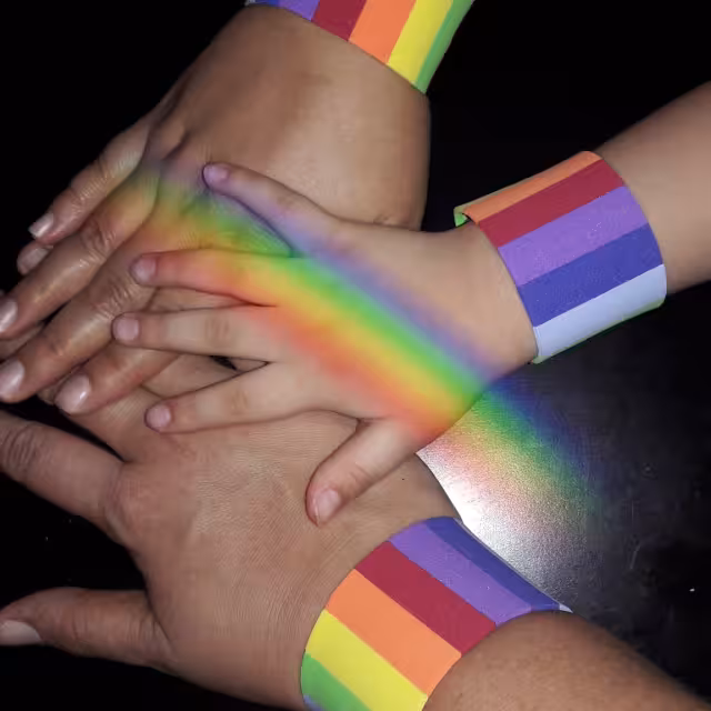 Karla, Lorena y Karlo emprenden negocio para comunidad LGBT+