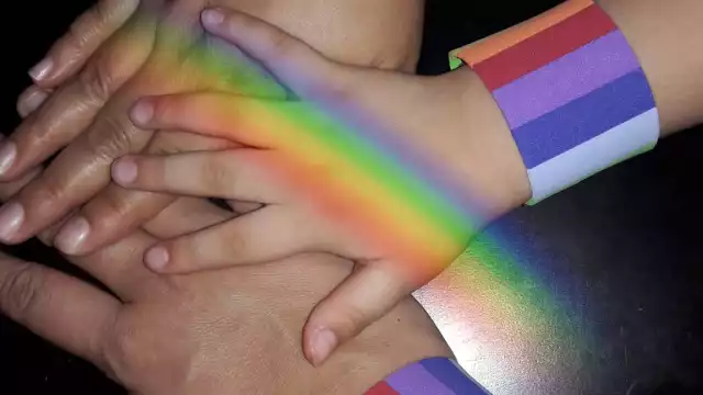 Karla, Lorena y Karlo emprenden negocio para comunidad LGBT+