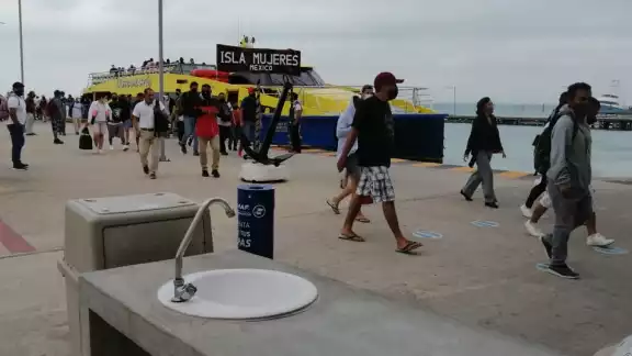 El cruce marítimo se mantiene funcionando El cruce marítimo se mantiene funcionando