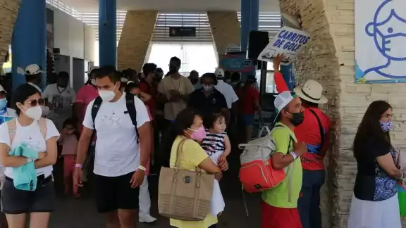 A pocos días del inicio de Semana Santa, ya se observa un importante número de turistas en Isla Mujeres A pocos días del inicio de Semana Santa, ya se observa un importante número de turistas en Isla Mujeres