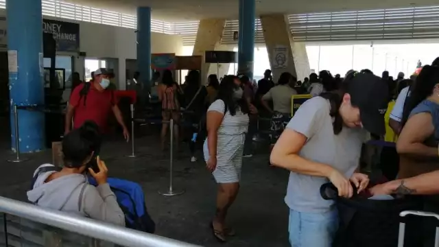 Gran cantidad de pasajeros se observaron este lunes