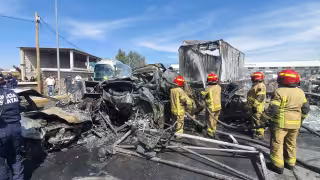 Van 19 muertos por carambola en la autopista México-Puebla
