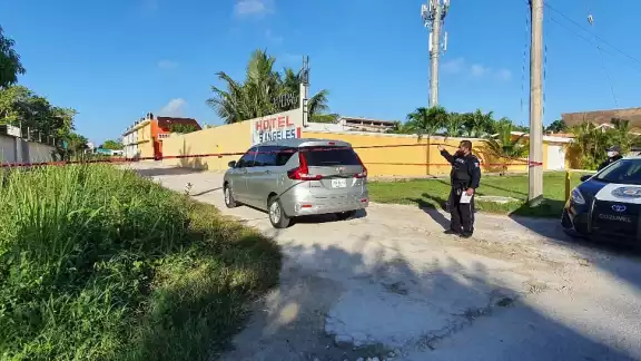 La mujer fue hallada en un charco de sangre por paramédicos, que constataro0n su muerte dentro del motel en Cozumel La mujer fue hallada en un charco de sangre por paramédicos, que constataro0n su muerte dentro del motel en Cozumel