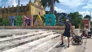 Jonas Deichmann  comentó que habla cinco idiomas y entiente el italiano por lo que no tienen problemas para comunicarse