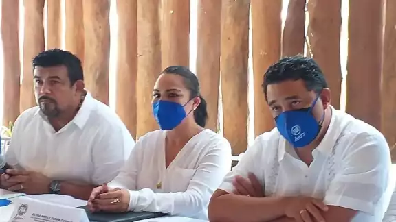 La integración de la diputada Reyna Duran a la fracción parlamentaria del PAN fue dada a conocer el por el presidente del partido político en Quintana Roo, Faustino Uicab Alcocer