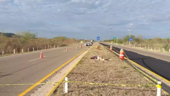 Elementos de la FGE de Campeche se encargaron del levantamiento del cuerpo Elementos de la FGE de Campeche se encargaron del levantamiento del cuerpo