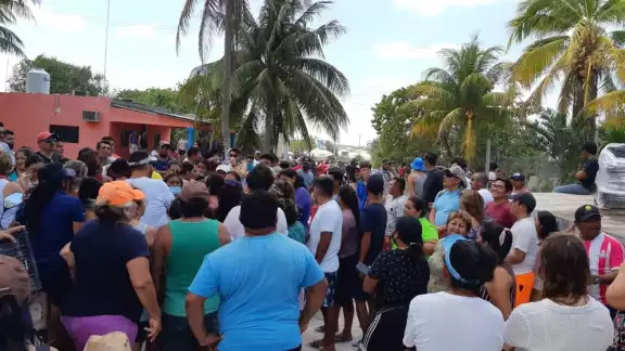 Agentes de la FGE llegaron bajo el argumento de que tiene una demanda por impedir la construcción del Beach Front Riad Romeo