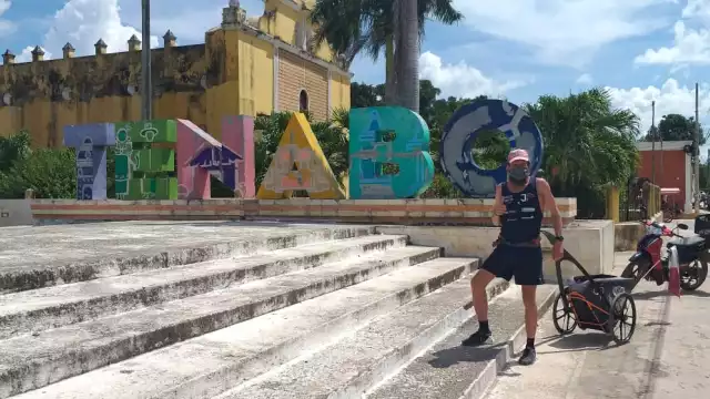 Jonas Deichmann  comentó que habla cinco idiomas y entiente el italiano por lo que no tienen problemas para comunicarse