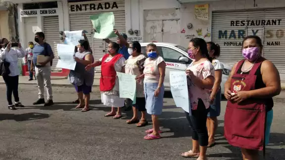 La locataria ha amenazado con arma blanca a otros comerciantes