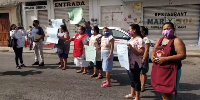 La locataria ha amenazado con arma blanca a otros comerciantes