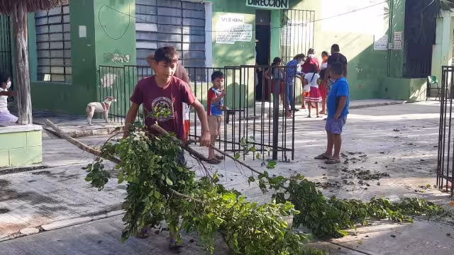 Las personas fueron albergadas en la escuela primaria Francisco Alcalá Martín. Foto: Raquel Huerta