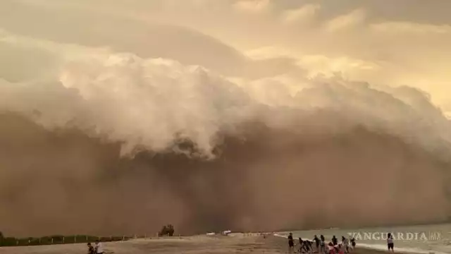 La tormenta parecía sacada de una película del Medio Oriente