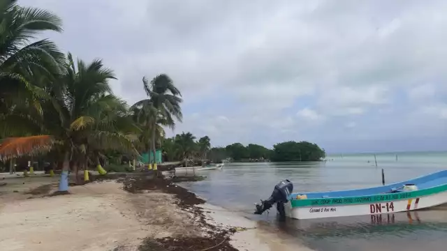 El Coordinador de Protección Civil, Ángel Sulub Hernández, exhortó a los trabajadores del mar a suspender sus actividades