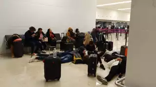 VivaAerobus deja varados a estudiantes de Valladolid en el aeropuerto de Mérida