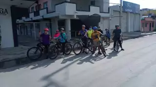 Niños y adultos disfrutaron por igual el paseo dominical