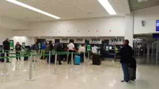 El vuelo 4287 de VivaAutobus que debió salir a las 19:20 horas con destino a Monterrey, se estima saldrá hasta las 06:00 horas