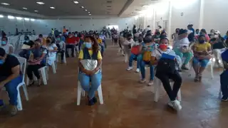 A fin de evitar aglomeraciones, durante los tres días se decidió dividir a los adolescentes por edad