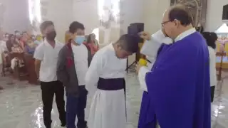 Los feligreses de Suma de Hidalgo comenzaron la Cuaresma con la aplicación de la cruz de ceniza