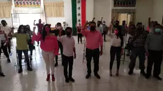 Aclaró que alrededor de los cuatro mil jóvenes que lo siguen no pertenecían a Morena, sino a la estructura de Manuel Moreno