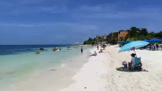Es de las pocas playas de Cancún con la menor cantidad de sargazo en su arena