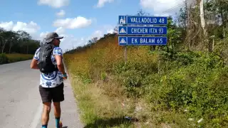 El Flako Reza, de la Ciudad de México inició la travesía desde Cancún hacia la ciudad de Ensenada de ida y vuelta