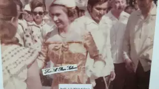 La Reina Isabel II llegó a Tizimín a bordo de un convertible con el gobernador Loret de Mola