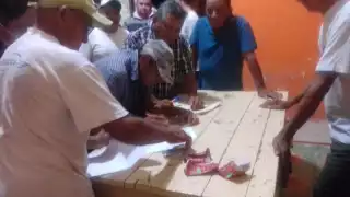 Ejidatarios de Suma de Hidalgo recolectan firmas para exigir la renuncia del Comisario