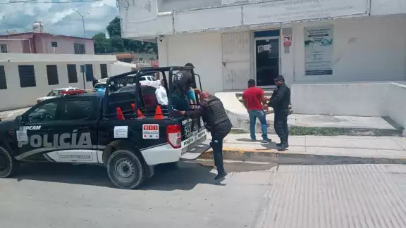 El 8 de julio en Escárcega fueron detenidos ocho migrantes en la entrada del ejido División del Norte El 8 de julio en Escárcega fueron detenidos ocho migrantes en la entrada del ejido División del Norte