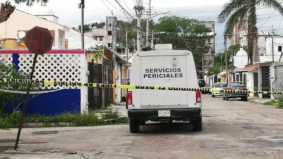 A los vecino les llamó la atención una gran bolsa negra de la cual salía sangre A los vecino les llamó la atención una gran bolsa negra de la cual salía sangre