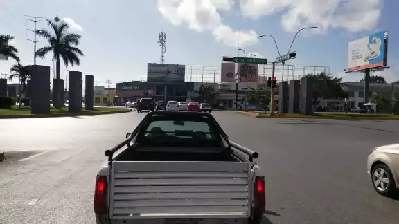 La fila de coches fue mínima esta mañana La fila de coches fue mínima esta mañana