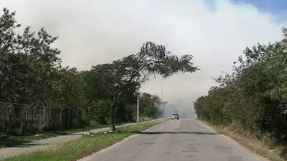 La nube en Mérida podía apreciarse desde varios metros de distancia La nube en Mérida podía apreciarse desde varios metros de distancia