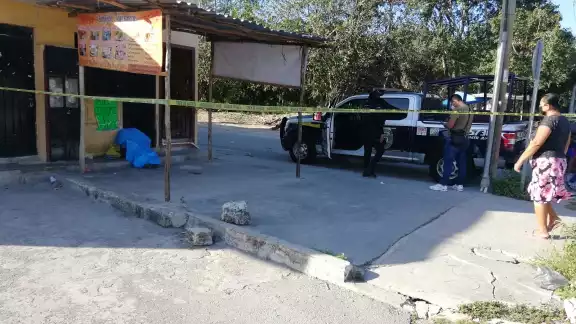 Las autoridades acordonaron la zona. Las autoridades acordonaron la zona.