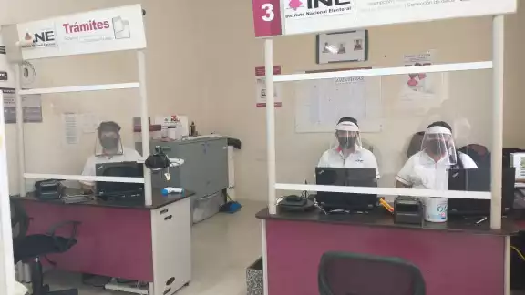 Si ya está vencida la credencial de elector, es necesario renovarla Si ya está vencida la credencial de elector, es necesario renovarla