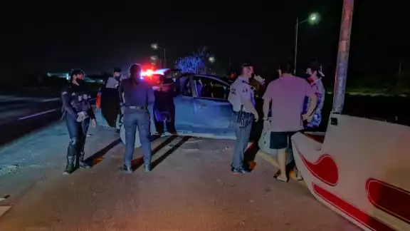 El vehículo fue removido de la carretera Mérida-Progreso con una grúa tras el choque ocurrido este 11 de marzo El vehículo fue removido de la carretera Mérida-Progreso con una grúa tras el choque ocurrido este 11 de marzo