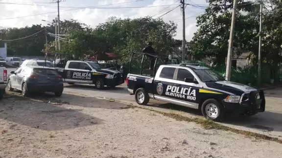 Elementos policiacos se encuentran afuera del Cereso, como medida preventiva ante posible ataque armado Elementos policiacos se encuentran afuera del Cereso, como medida preventiva ante posible ataque armado