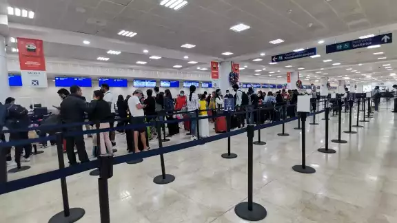 El Aeropuerto Internacional de Cancún oscila entre las 500 operaciones este sábado El Aeropuerto Internacional de Cancún oscila entre las 500 operaciones este sábado